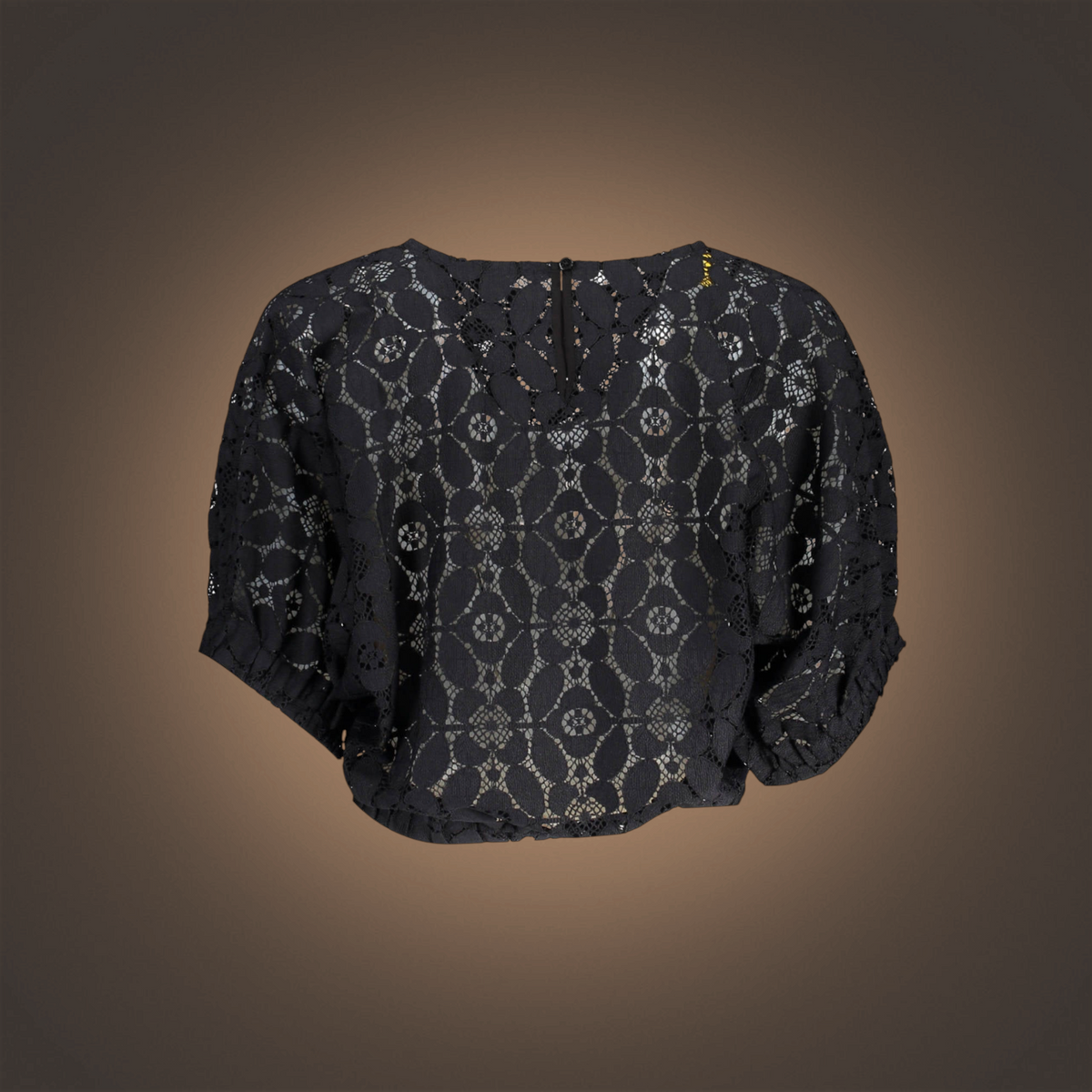 Blusa corta negra liquidationlive con tejido calado de motivos florales y geométricos, escote redondo y manga murciélago