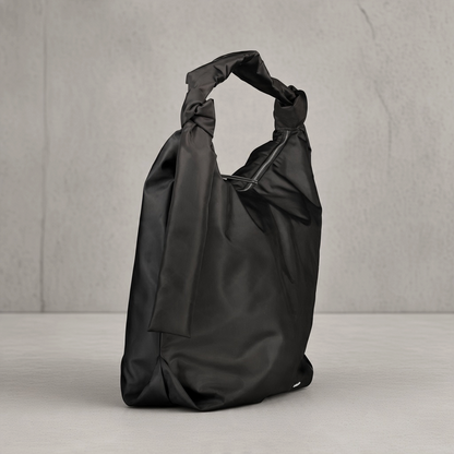 Bolso de hombro liquidationlive Calvin Klein negro de gran tamaño con detalles de nudos en el asa y tiras laterales