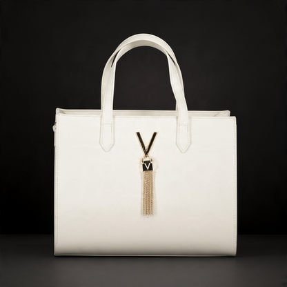 Bolso de mano liquidationlive Valentino en color blanco con detalle de V metálica y colgante de cadenas doradas