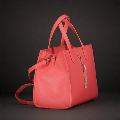 Bolso de mano liquidationlive color rosa coral con logo V metálico, colgante de cadenas doradas y correa ajustable
