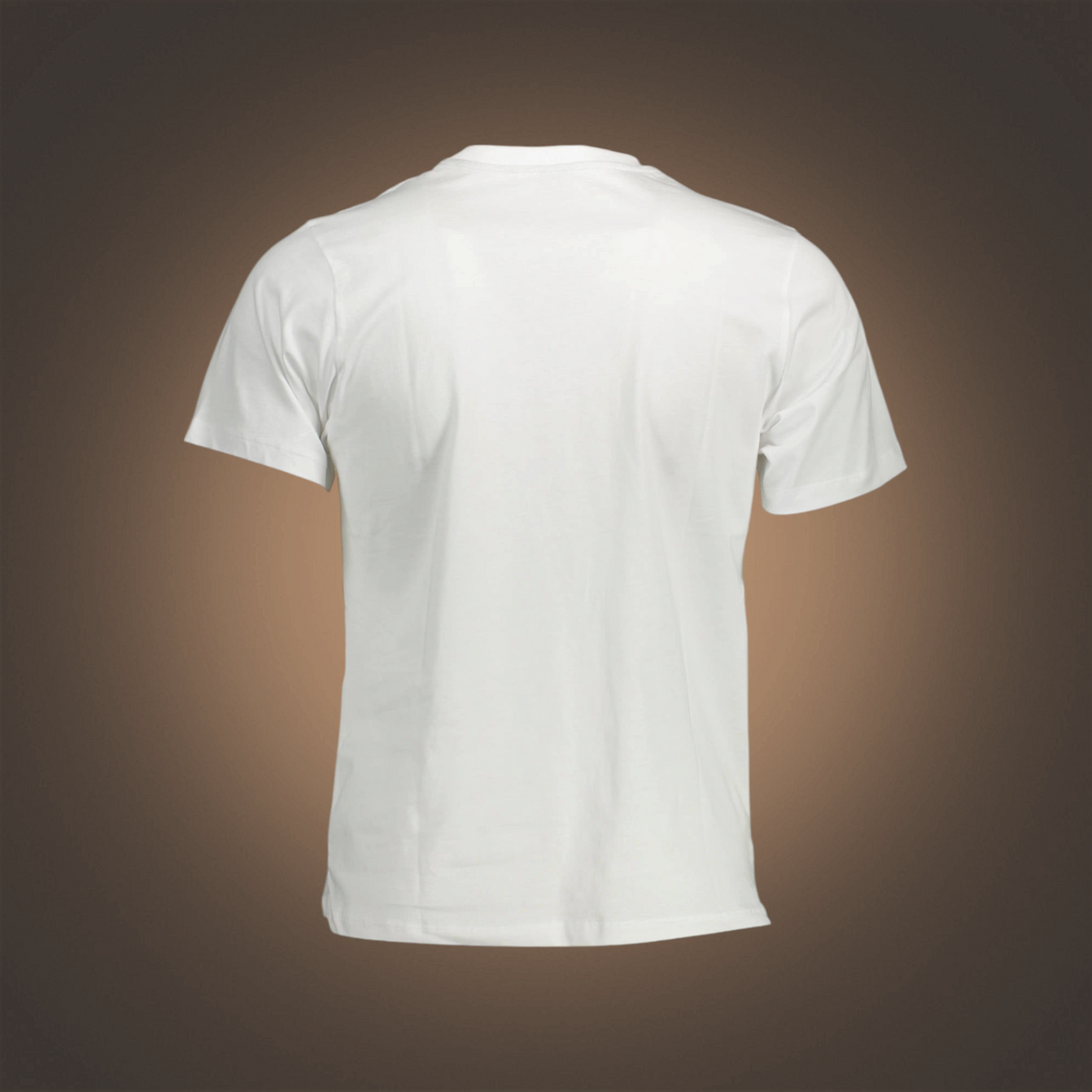 Camiseta blanca de cuello redondo North Sails de liquidationlive vista desde la parte trasera