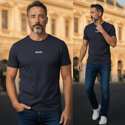 Hombre con camiseta liquidationlive BOSS azul marino de cuello redondo y logo en el pecho, estilo casual urbano