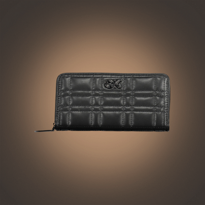 Cartera negra liquidationlive Calvin Klein con diseño acolchado, cierre de cremallera y logotipo metálico frontal