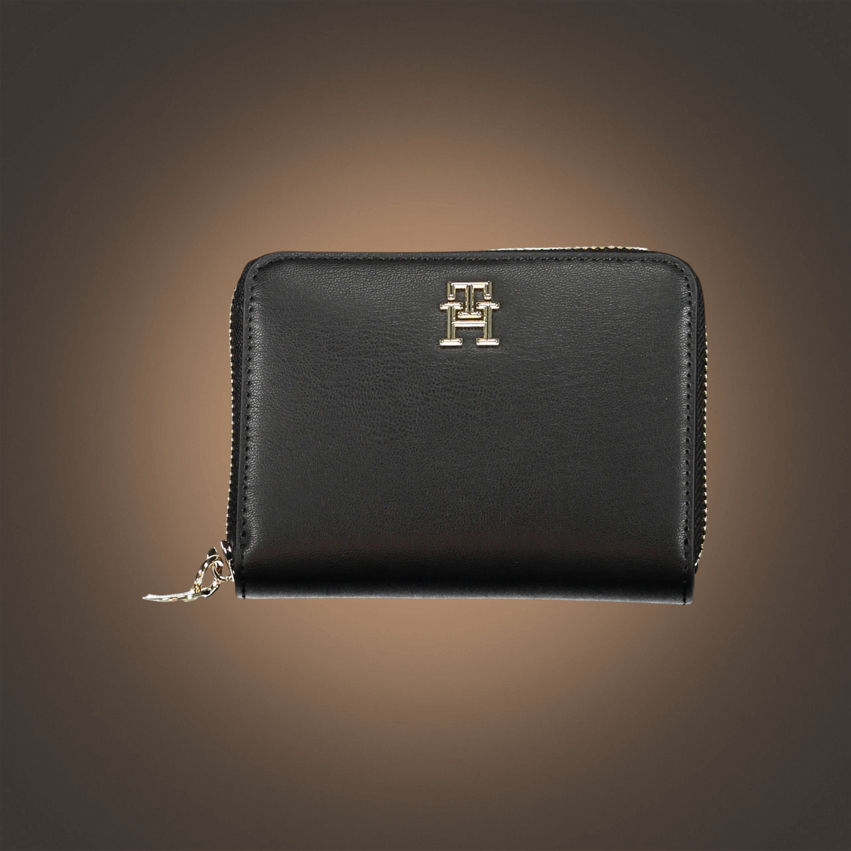 Cartera negra Tommy Hilfiger de liquidationlive con cierre de cremallera, monedero y logo metálico frontal