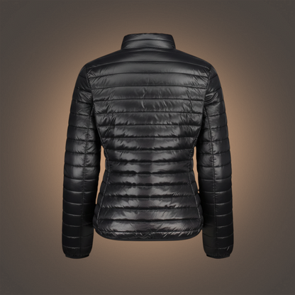 Vista trasera de chaqueta acolchada negra para mujer de liquidationlive con diseño ligero y cierre de cremallera