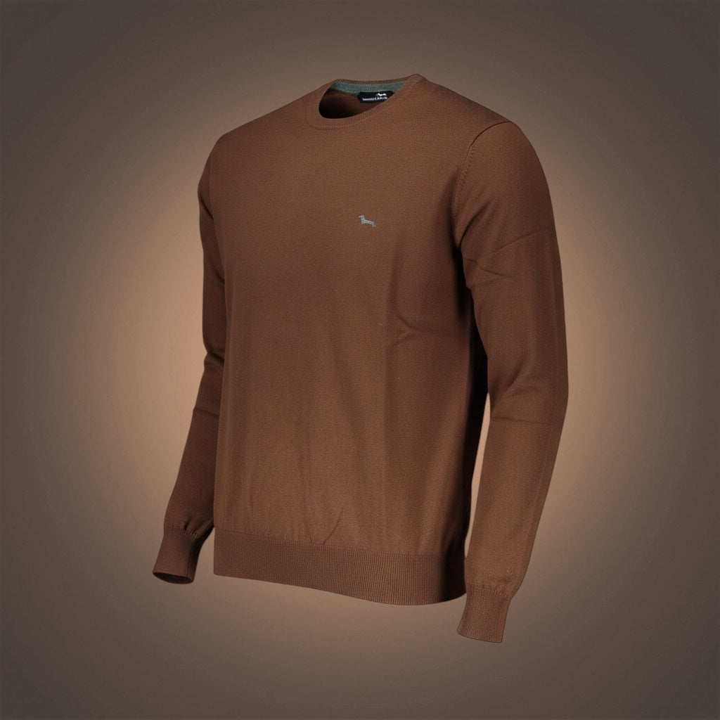 Jersey de punto fino marrón de cuello redondo para hombre de liquidationlive con logo bordado en el pecho