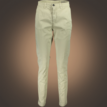Pantalón chino liquidationlive North Sails de algodón orgánico en color arena con corte entallado y cierre de botón