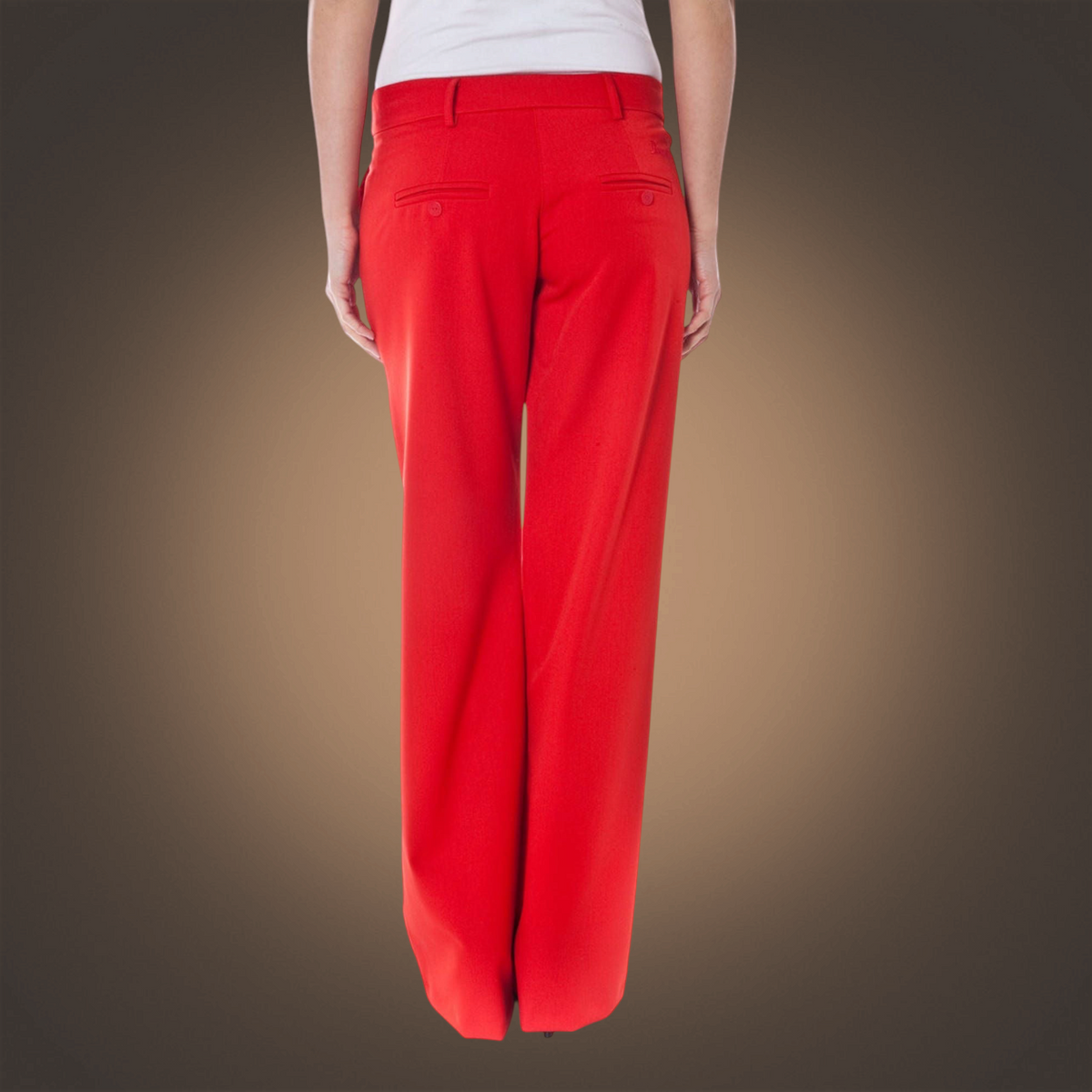 Vista trasera de pantalón rojo de vestir Denny Rose de liquidationlive con corte recto y bolsillos traseros tipo ojal