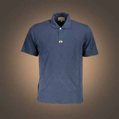 Polo azul de corte regular liquidationlive con un solo botón y logo bordado en el pecho
