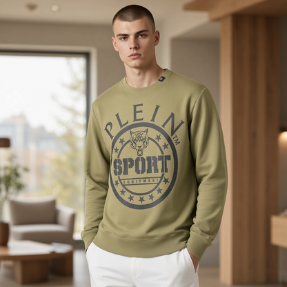 Sudadera verde Plein Sport con cuello redondo y estampado gráfico de tigre en el pecho, vestida por un modelo