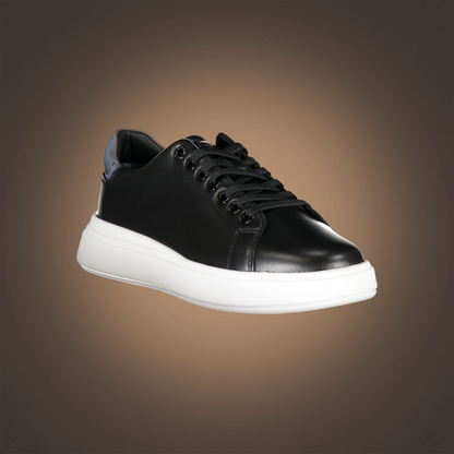 Zapatillas deportivas liquidationlive Calvin Klein negras con suela blanca gruesa y detalle gris en el talón