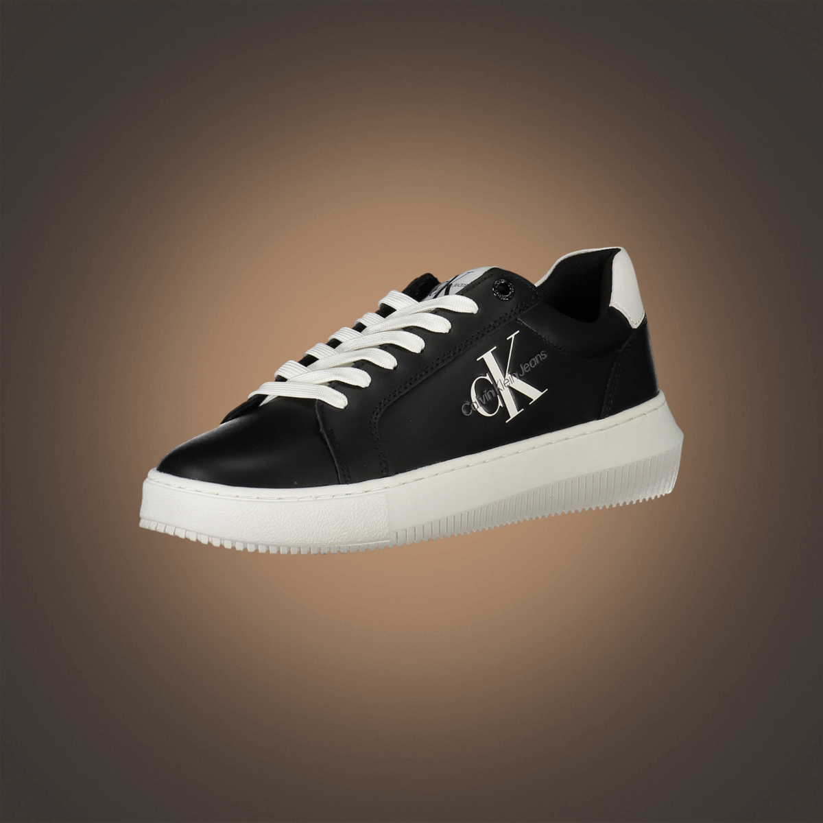 Zapatillas de mujer liquidationlive Calvin Klein negras con cordones blancos, suela de plataforma y logo lateral