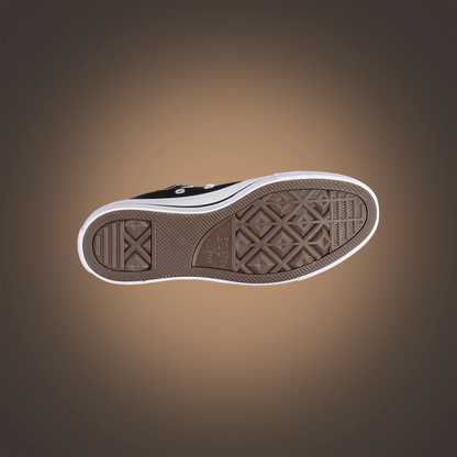 Zapatillas Converse negras de liquidationlive con suela de goma marrón en contraste y diseño clásico
